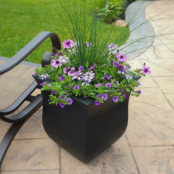 Valencia Square 16x16x18 - Black